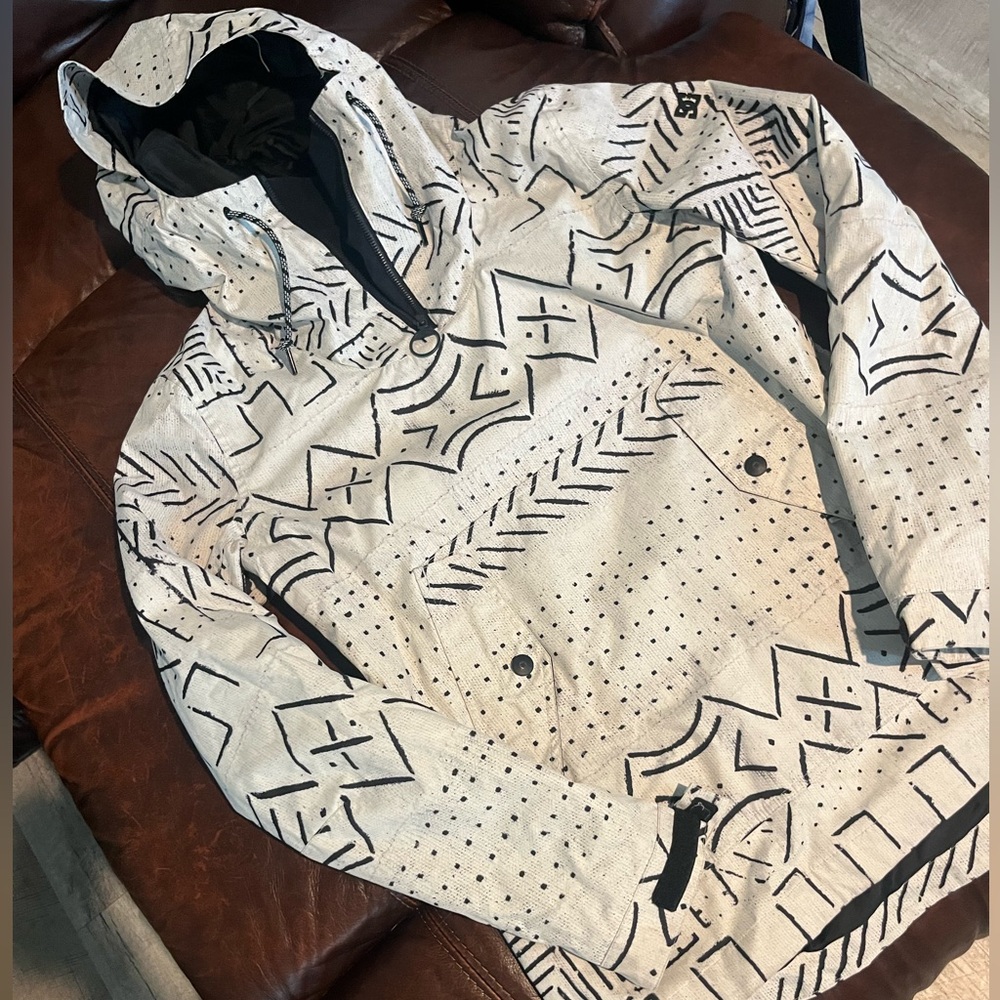 DC Black and Cream Patterned Ski Jacket